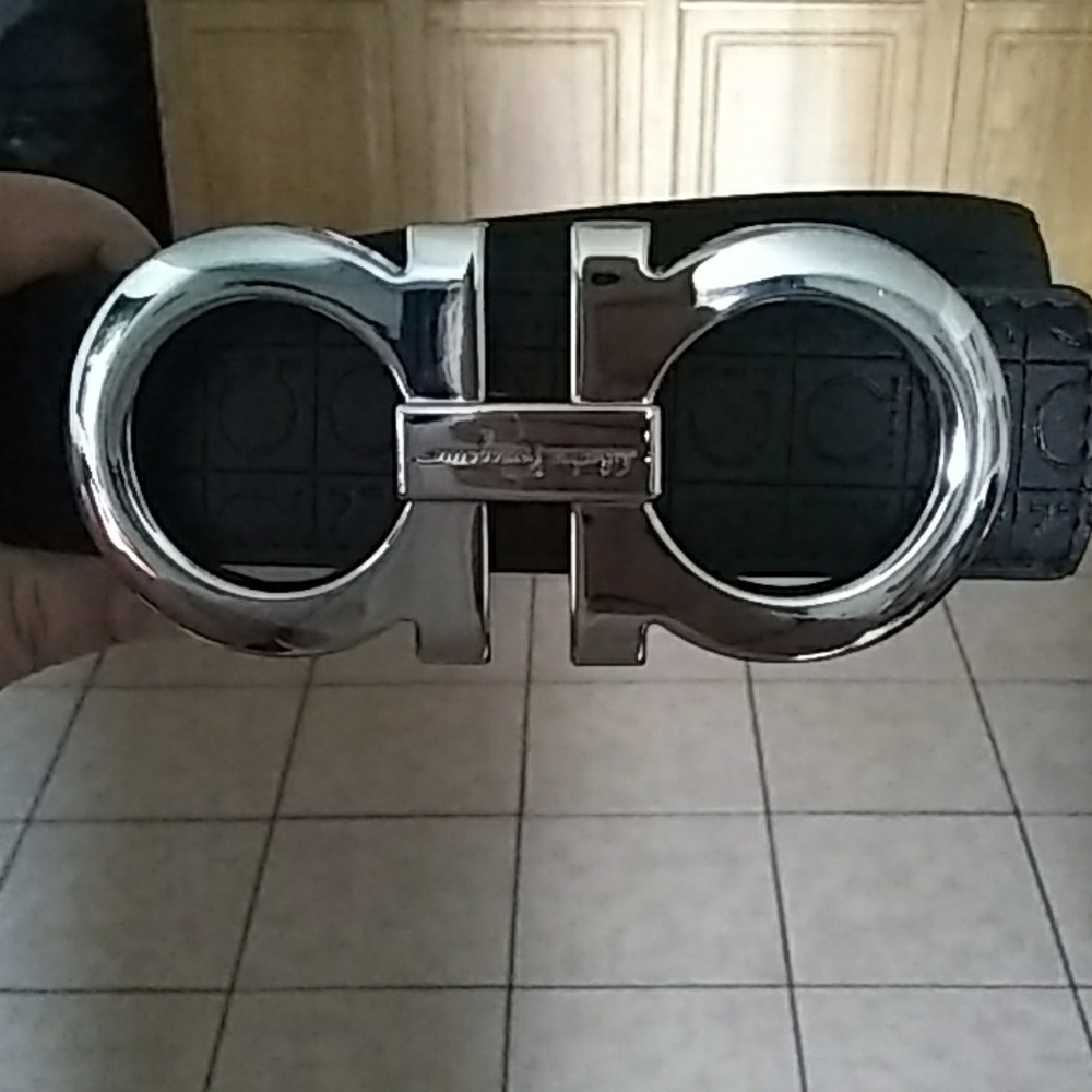 Salvatore Ferragamo black leather belt